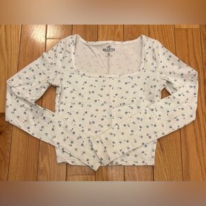 Hollister White Scoop Neck Long Sleeve Top with Blue Floral Print